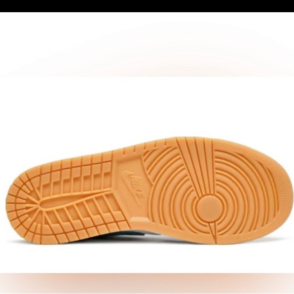 🔥New Air Jordan 1 Low Barcelona GS Men’s size 10 - Picture 6 of 13